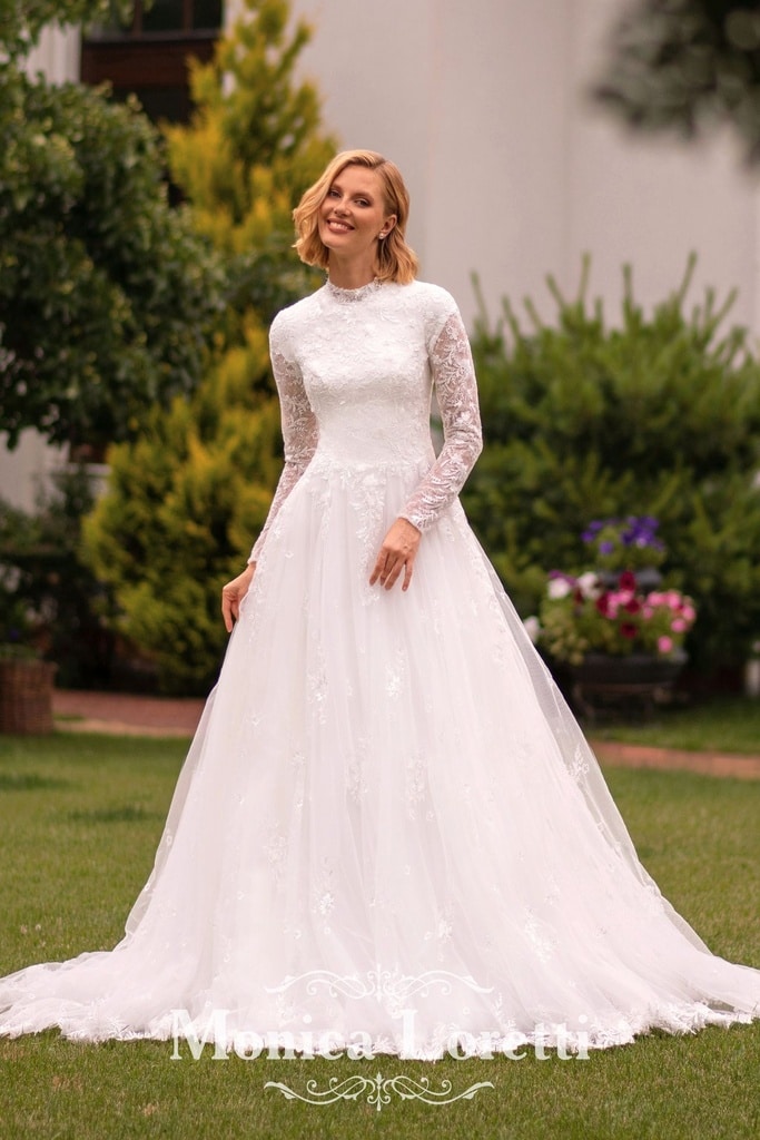 8311 Brautkleid von Monica Loretti bei VeRina Brautmoden in Hille Rothenuffeln A Linie Tüllkleid Tüll hochgeschlossen Ärmel Spitze fließend (2)